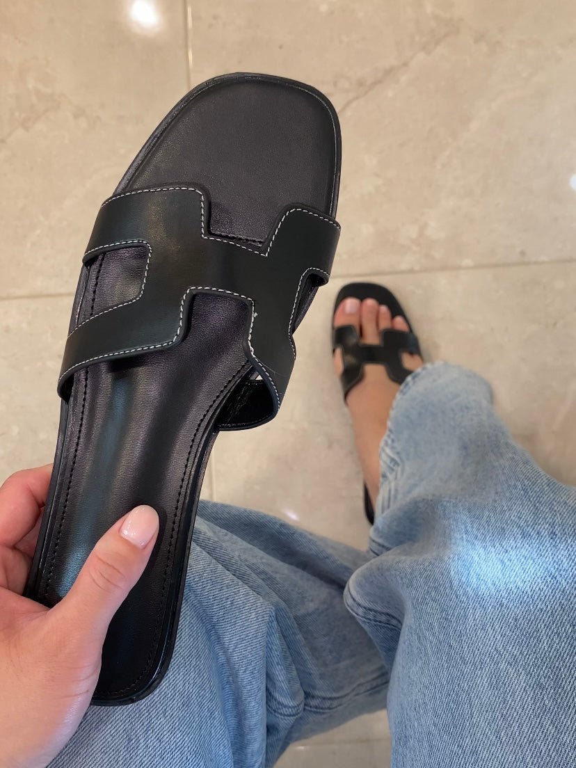 Amandi Flat SandalSandals