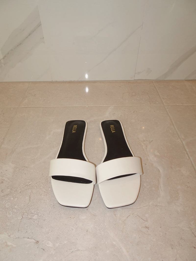 Carmen Flat Sandal - WhiteHeels