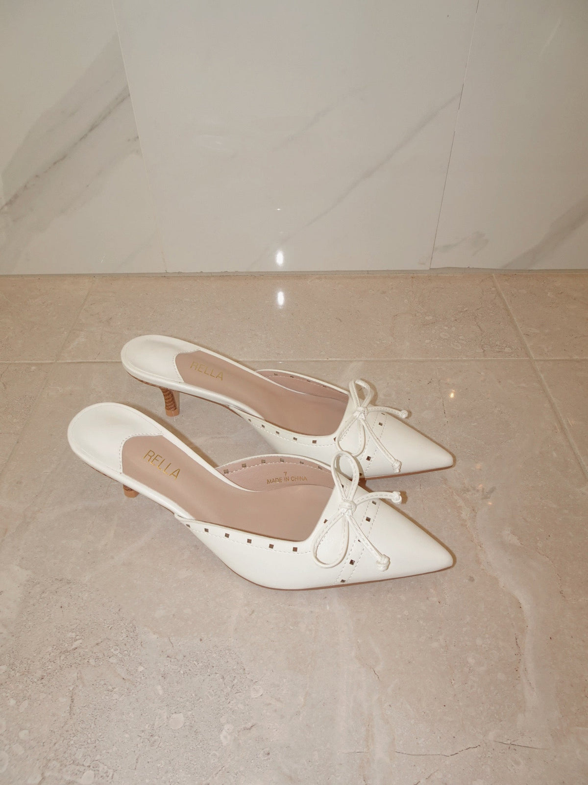 Lillie Pointed Toe Kitten Heel - WhiteHeels