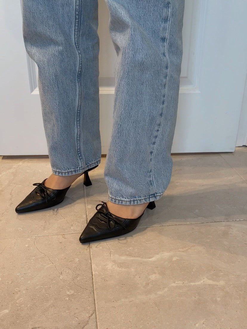 Mazzy Pointed Toe Kitten Heel - BlackHeels