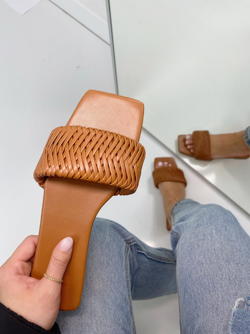 Eve Sandal - Tan