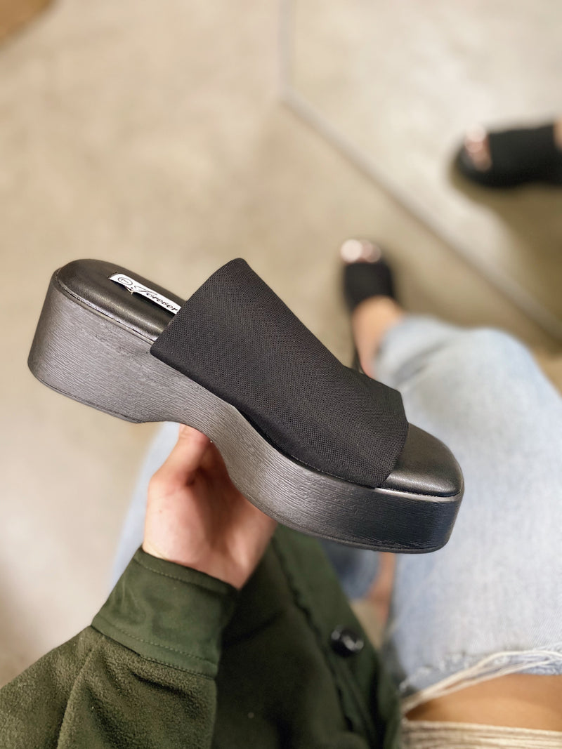 Lexi Sandal - Black