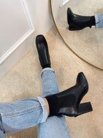 Scarlet Boot - Black