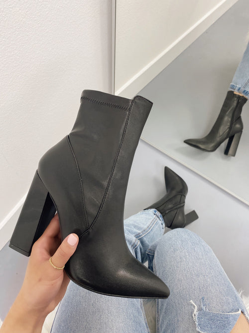 Rella: Women's shoes online