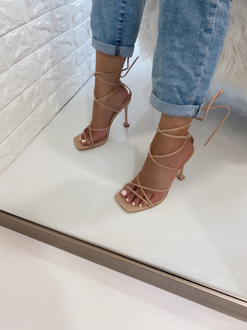 Kimm Heel - Nude