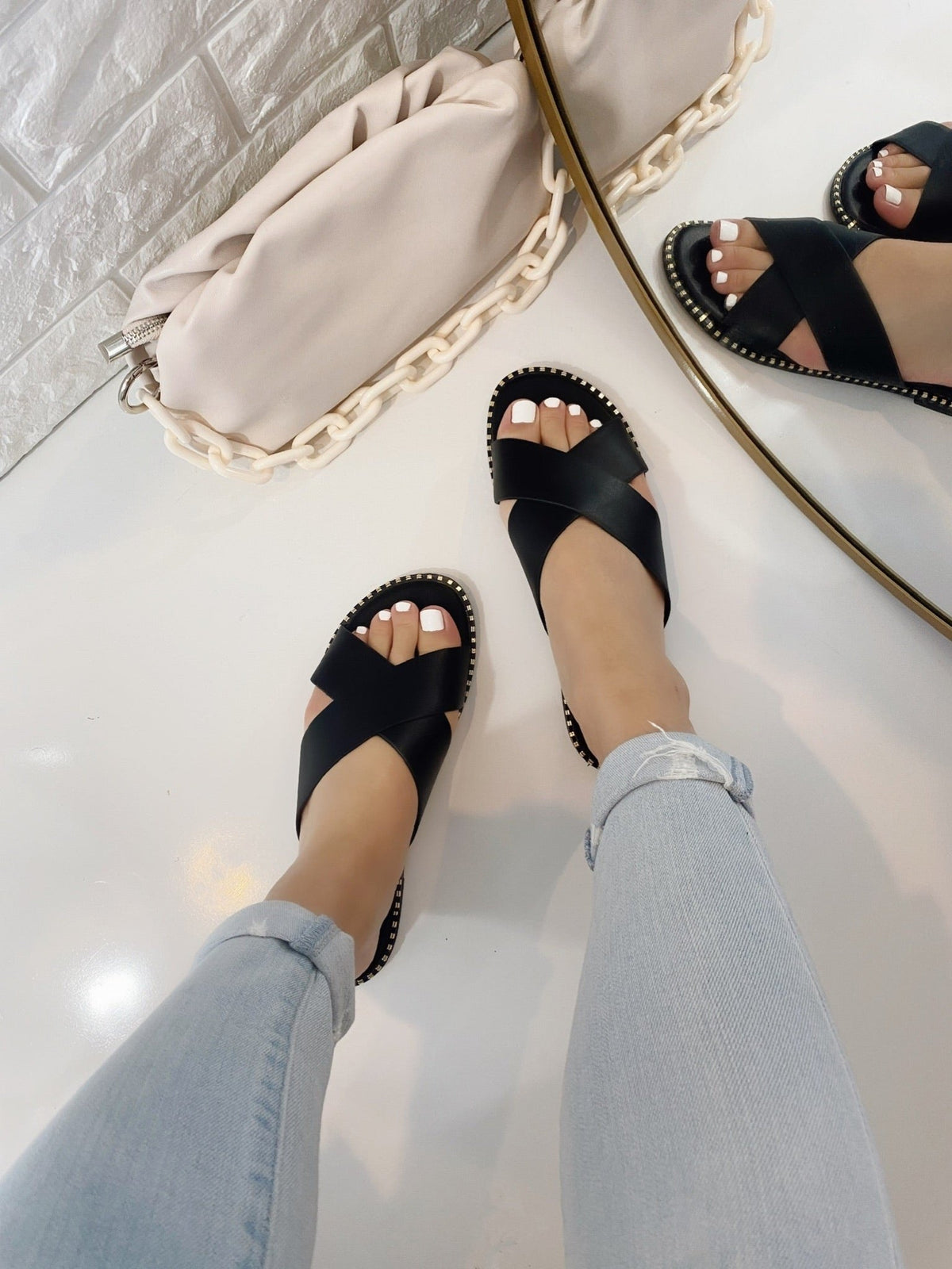 Lara Sandal - BlackSandals