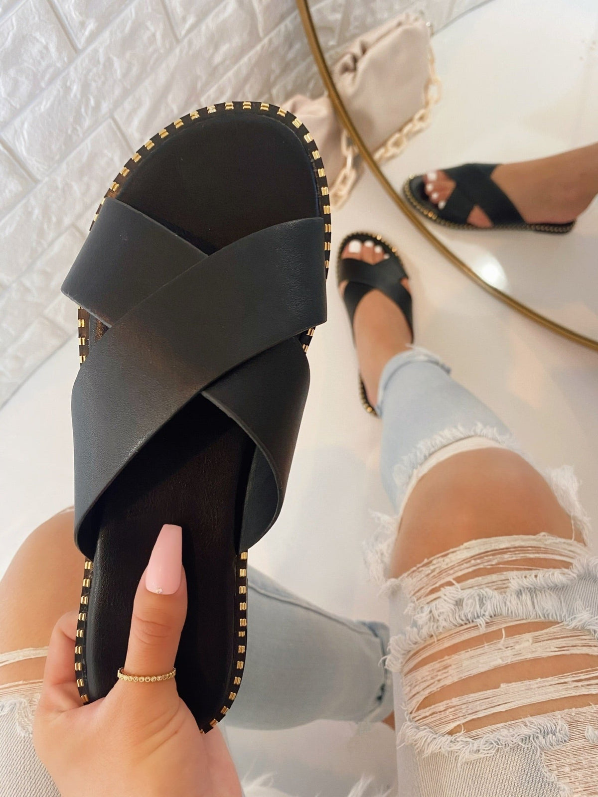 Lara Sandal - BlackSandals